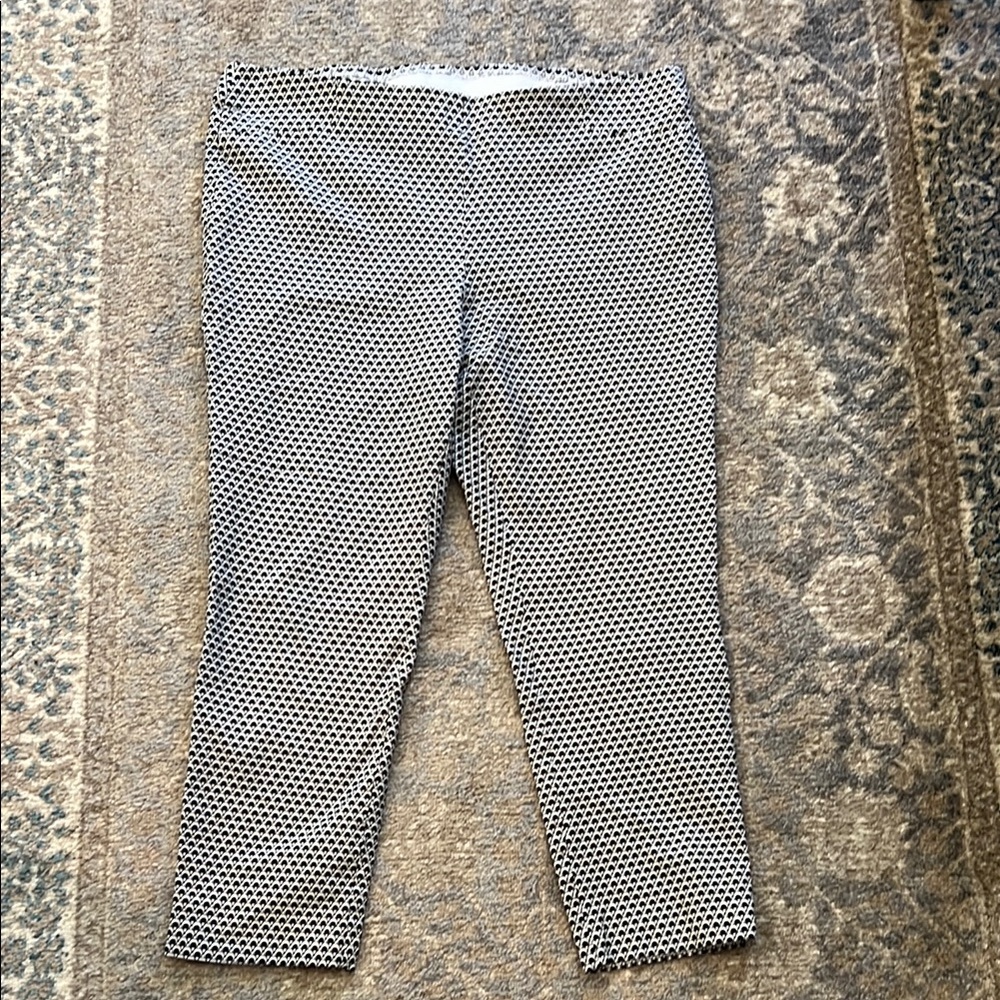 Chico's Black and White Geometric Ankle Pants